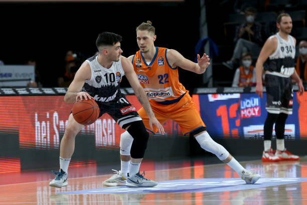 击中的默契 击中的默契