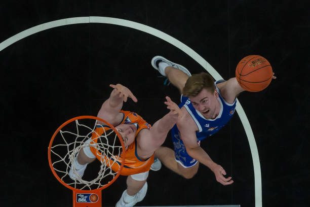 不断突破自 不断突破自