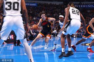 利都灵举行 利都灵举行